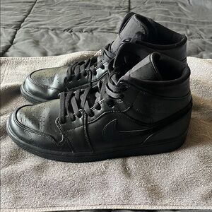 Jordan 1 Mens All Black sz 11